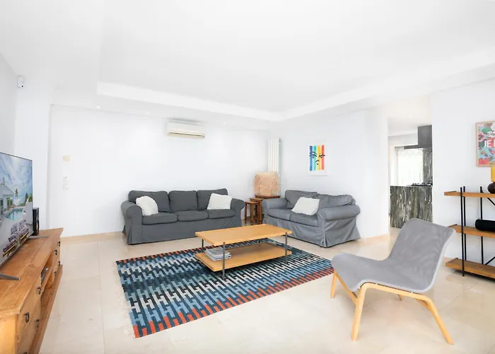 Villa La Corniche Piscine, Parking & Wi-Fi